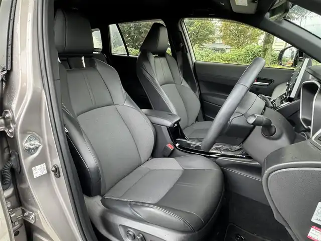 トヨタ カローラ クロス ハイブリッド Z 兵庫県 2023(令5)年 1.6万km アバンギャルドブロンズメタリック ワンオーナー/純正ナビ/全方位カメラ/フルセグTV/Bluetooth接続可/DVD再生可/ビルトインETC2.0/前後ドラレコ/黒ハーフレザーシート/前2席シートヒーター/純正アルミホイール/LEDヘッドライト/AUTOライト/LEDフォグライト/パワーバックドア/ステアリングリモコン/トヨタセーフティセンス/レーダークルーズコントロール/ブラインドスポットモニター/スマートキー×2/プッシュスタート/ハイビームアシスト/レーンキープアシスト