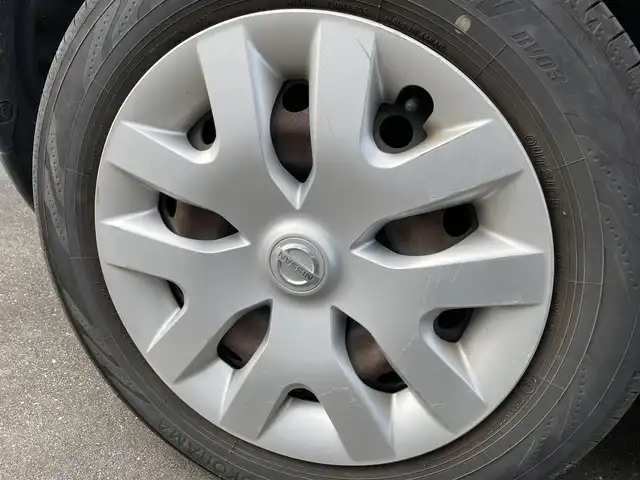 日産 ジューク 15RX タイプV 佐賀県 2013(平25)年 10.2万km ラディアントレッド 純正SDナビゲーション/・フルセグTV/CD/SD/AUX/バックカメラ/アイドリングストップ/横滑り防止装置/ISOFIX対応/革巻きステアリング/純正フォグランプ/純正フロアマット/純正ドアバイザ―/新車保証書/取扱説明書/スペアキー１本