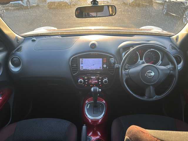 日産 ジューク 15RX タイプV 佐賀県 2013(平25)年 10.2万km ラディアントレッド 純正SDナビゲーション/・フルセグTV/CD/SD/AUX/バックカメラ/アイドリングストップ/横滑り防止装置/ISOFIX対応/革巻きステアリング/純正フォグランプ/純正フロアマット/純正ドアバイザ―/新車保証書/取扱説明書/スペアキー１本