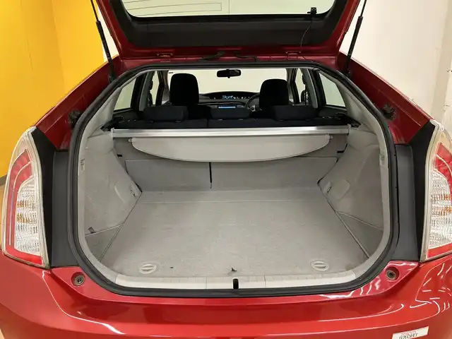 トヨタ プリウス S ツーリングセレクション 群馬県 2011(平23)年 7.9万km レッドマイカメタリック 社外8インチナビ/・AM/FM/フルセグTV/SD/・Bluetooth/CD/DVD/LEDヘッドライト/フォグランプ/ETC/純正フロアマット/純正17インチアルミホイール/スマートキー/　プッシュスタート