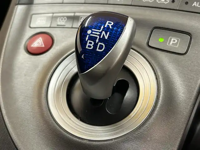 トヨタ プリウス S ツーリングセレクション 群馬県 2011(平23)年 7.9万km レッドマイカメタリック 社外8インチナビ/・AM/FM/フルセグTV/SD/・Bluetooth/CD/DVD/LEDヘッドライト/フォグランプ/ETC/純正フロアマット/純正17インチアルミホイール/スマートキー/　プッシュスタート