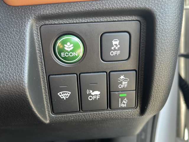 ホンダ ヴェゼル ハイブリッド Z ホンダセンシング 兵庫県 2019(令1)年 6.8万km プラチナホワイトパール 純正ギャザーズナビ【CD/DVD/TV】/ハーフレザーシート/バックカメラ/純正１７インチアルミ/プッシュスタート/ホンダセンシング【衝突軽減ブレーキ】/ルーフレール/パドルシフト/シートヒーター/レーンキープアシスト/オートクルーズコントロール【追従あり】/ACC先行車検知音/先行車発信お知らせ/リアクティブフォースペダル/標識認識機能/ビルトインETC/ブレーキホールド