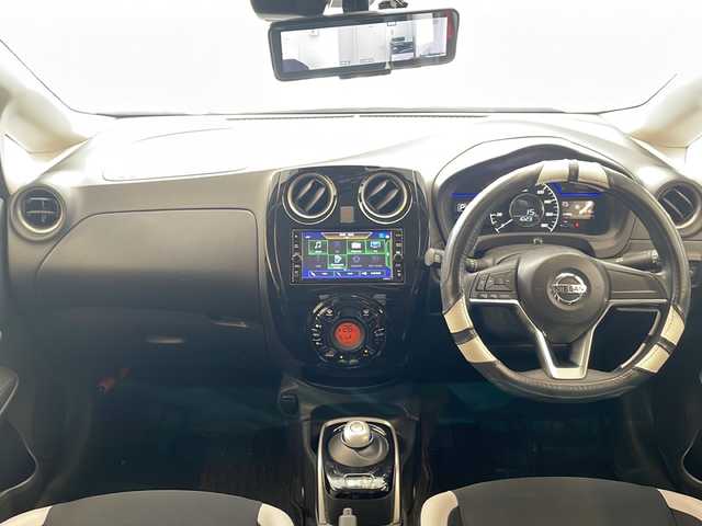 日産 ノート e－パワー X Vセレクション 岐阜県 2020(令2)年 6万km ガーネットレッド ワンオーナー/純正ナビ/Bluetooth/フルセグTV/DVD/全周囲モニター/エマジェンシーブレーキ/デジタルインナーミラー/ETC/ドライブレコーダー/LEDヘッドライト/純正アルミホイールサマータイヤ４本車載/インテリキー/プッシュスタート/スペアキー/保証書/取扱説明書