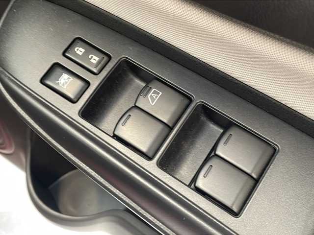 日産 ノート e－パワー X Vセレクション 岐阜県 2020(令2)年 6万km ガーネットレッド ワンオーナー/純正ナビ/Bluetooth/フルセグTV/DVD/全周囲モニター/エマジェンシーブレーキ/デジタルインナーミラー/ETC/ドライブレコーダー/LEDヘッドライト/純正アルミホイールサマータイヤ４本車載/インテリキー/プッシュスタート/スペアキー/保証書/取扱説明書