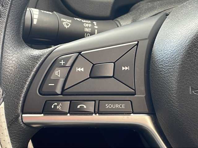 日産 ノート e－パワー X Vセレクション 岐阜県 2020(令2)年 6万km ガーネットレッド ワンオーナー/純正ナビ/Bluetooth/フルセグTV/DVD/全周囲モニター/エマジェンシーブレーキ/デジタルインナーミラー/ETC/ドライブレコーダー/LEDヘッドライト/純正アルミホイールサマータイヤ４本車載/インテリキー/プッシュスタート/スペアキー/保証書/取扱説明書