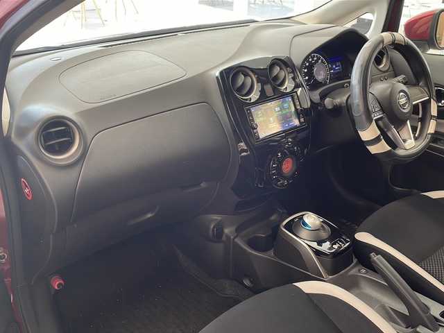 日産 ノート e－パワー X Vセレクション 岐阜県 2020(令2)年 6万km ガーネットレッド ワンオーナー/純正ナビ/Bluetooth/フルセグTV/DVD/全周囲モニター/エマジェンシーブレーキ/デジタルインナーミラー/ETC/ドライブレコーダー/LEDヘッドライト/純正アルミホイールサマータイヤ４本車載/インテリキー/プッシュスタート/スペアキー/保証書/取扱説明書