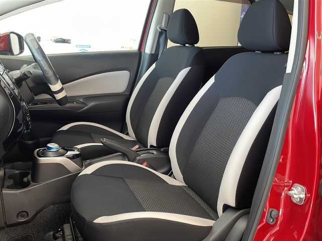 日産 ノート e－パワー X Vセレクション 岐阜県 2020(令2)年 6万km ガーネットレッド ワンオーナー/純正ナビ/Bluetooth/フルセグTV/DVD/全周囲モニター/エマジェンシーブレーキ/デジタルインナーミラー/ETC/ドライブレコーダー/LEDヘッドライト/純正アルミホイールサマータイヤ４本車載/インテリキー/プッシュスタート/スペアキー/保証書/取扱説明書