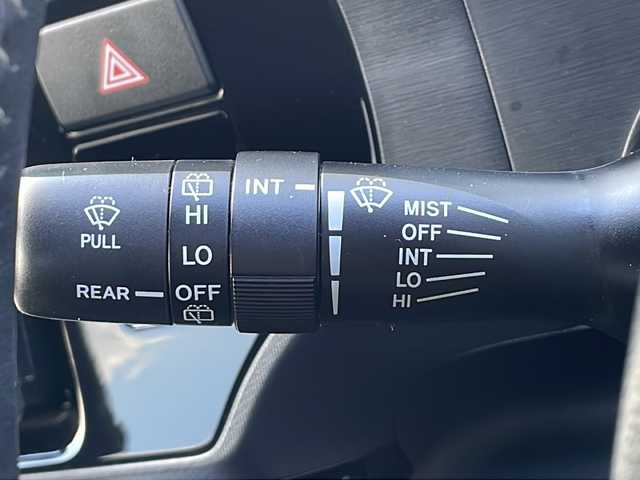 トヨタ アクア G 香川県 2015(平27)年 2.6万km ディープアメジストマイカメタリック 7型メモリナビ/・フルセグTV/・CD/DVD/・Bluetooth/バックカメラ/15インチ純正アルミホイール/プッシュスタート/スマートキー/パワーステアリング/パワーウィンドウ/革巻きステアリング/ステアリングリモコン/アイドリングストップ/オートエアコン/クルーズコントロール/純正フロアマット/ABS/横滑り防止装置/オートライト/LEDヘッドライト/ヘッドライトレベライザー/電動ウィンカーミラー/Wエアバック