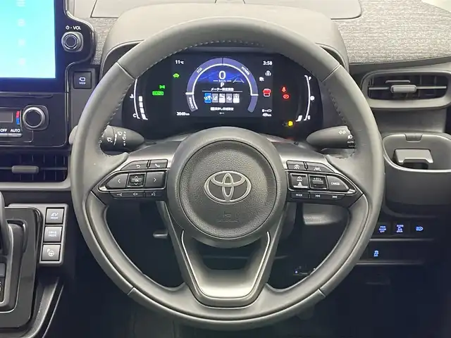 トヨタ シエンタ ハイブリッド Z 愛知県 2024(令6)年 0.3万km スカーレットメタリック 純正１０．５型ディスプレイナビ　全方位カメラ　アドバンスドパーク　内蔵型ドラレコ　ＢＳＭ　フルセグＴＶ　ＥＴＣ２．０　両側パワスラ　セーフティセンス　衝突軽減　追従クルコン　ＬＥＤオートライト　コーナーセンサー　禁煙車　純正フロアマット　バイザー