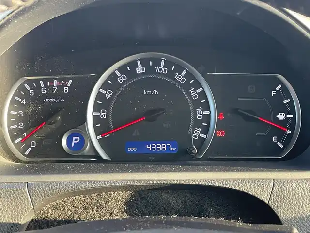 トヨタ ヴォクシー ZS 煌 滋賀県 2015(平27)年 4.4万km ブラッキッシュアゲハガラスフレーク 純正SDナビ/・CD/DVD/・Bluetooth/・フルセグTV/バックカメラ/フリップダウンモニター/ステアリングスイッチ/革巻きステアリング/ETC/両側パワースライドドア/横滑り防止機能/オートマチックヘッドライト/LEDヘッドライト/フォグランプ/オートリトラミラー/スマートキー