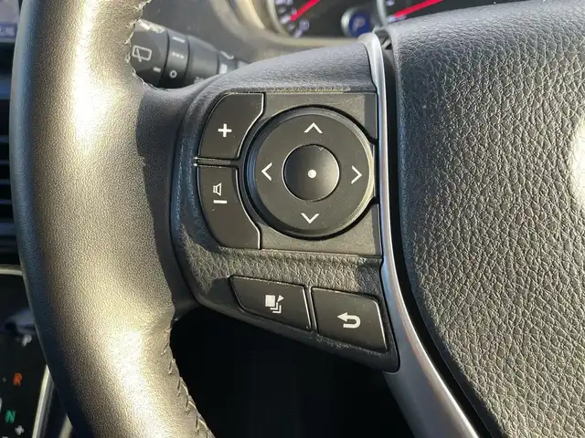 トヨタ ヴォクシー ZS 煌 滋賀県 2015(平27)年 4.4万km ブラッキッシュアゲハガラスフレーク 純正SDナビ/・CD/DVD/・Bluetooth/・フルセグTV/バックカメラ/フリップダウンモニター/ステアリングスイッチ/革巻きステアリング/ETC/両側パワースライドドア/横滑り防止機能/オートマチックヘッドライト/LEDヘッドライト/フォグランプ/オートリトラミラー/スマートキー