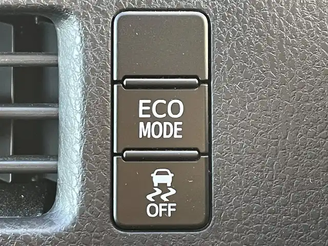 トヨタ ヴォクシー ZS 煌 滋賀県 2015(平27)年 4.4万km ブラッキッシュアゲハガラスフレーク 純正SDナビ/・CD/DVD/・Bluetooth/・フルセグTV/バックカメラ/フリップダウンモニター/ステアリングスイッチ/革巻きステアリング/ETC/両側パワースライドドア/横滑り防止機能/オートマチックヘッドライト/LEDヘッドライト/フォグランプ/オートリトラミラー/スマートキー