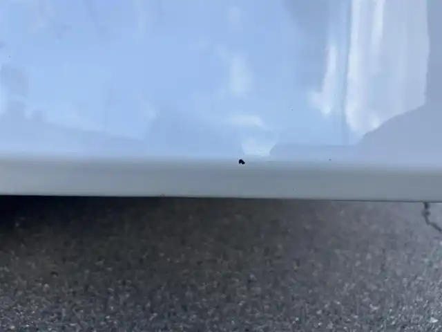 トヨタ ヴォクシー ハイブリッド ZS 煌 岡山県 2018(平30)年 9.9万km ホワイトパールクリスタルシャイン 登録時走行距離98348km/TRDエアロ/純正9インチナビ/フルセグTV(AM.FM.CD.DVD.TV.BT)/両側パワースライドドア/バックカメラ/ETC/シートヒーター/クリアランスソナー/衝突軽減ブレーキ/横滑り防止装置/クルーズコントロール/車線逸脱警報（レーンキープアシスト）/オートライト/オートマチックハイビーム/アイドリングストップ/16インチ純正AW/純正フロアマット/スペアキー/LEDヘッドライト/取扱説明書