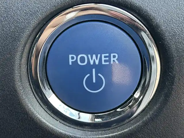 トヨタ ヴォクシー ハイブリッド ZS 煌 岡山県 2018(平30)年 9.9万km ホワイトパールクリスタルシャイン 登録時走行距離98348km/TRDエアロ/純正9インチナビ/フルセグTV(AM.FM.CD.DVD.TV.BT)/両側パワースライドドア/バックカメラ/ETC/シートヒーター/クリアランスソナー/衝突軽減ブレーキ/横滑り防止装置/クルーズコントロール/車線逸脱警報（レーンキープアシスト）/オートライト/オートマチックハイビーム/アイドリングストップ/16インチ純正AW/純正フロアマット/スペアキー/LEDヘッドライト/取扱説明書