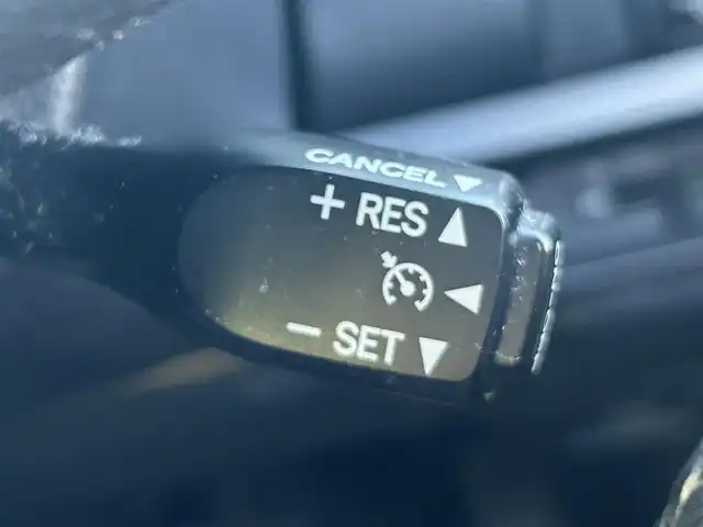 トヨタ ヴォクシー ハイブリッド ZS 煌 岡山県 2018(平30)年 9.9万km ホワイトパールクリスタルシャイン 登録時走行距離98348km/TRDエアロ/純正9インチナビ/フルセグTV(AM.FM.CD.DVD.TV.BT)/両側パワースライドドア/バックカメラ/ETC/シートヒーター/クリアランスソナー/衝突軽減ブレーキ/横滑り防止装置/クルーズコントロール/車線逸脱警報（レーンキープアシスト）/オートライト/オートマチックハイビーム/アイドリングストップ/16インチ純正AW/純正フロアマット/スペアキー/LEDヘッドライト/取扱説明書