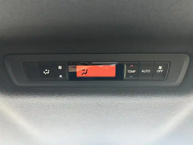 トヨタ ヴォクシー ハイブリッド ZS 煌 岡山県 2018(平30)年 9.9万km ホワイトパールクリスタルシャイン 登録時走行距離98348km/TRDエアロ/純正9インチナビ/フルセグTV(AM.FM.CD.DVD.TV.BT)/両側パワースライドドア/バックカメラ/ETC/シートヒーター/クリアランスソナー/衝突軽減ブレーキ/横滑り防止装置/クルーズコントロール/車線逸脱警報（レーンキープアシスト）/オートライト/オートマチックハイビーム/アイドリングストップ/16インチ純正AW/純正フロアマット/スペアキー/LEDヘッドライト/取扱説明書