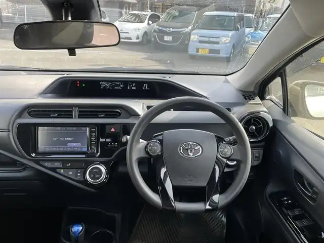 トヨタ アクア S スタイルブラック 静岡県 2017(平29)年 2万km シルバーM ワンオーナー/TOYOTA Safety Sense /・プリクラッシュセーフティ/・レーンディパーチャーアラート/・先行車発進告知機能/・オートマチックハイビーム/純正SDナビ/・Bluetooth/AUX/ワンセグ/CD/SD/バックカメラ/ETC/スマートキー/プッシュスタート/取扱説明書/新車時保証書