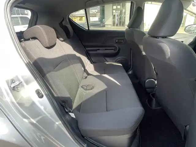 トヨタ アクア S スタイルブラック 静岡県 2017(平29)年 2万km シルバーM ワンオーナー/TOYOTA Safety Sense /・プリクラッシュセーフティ/・レーンディパーチャーアラート/・先行車発進告知機能/・オートマチックハイビーム/純正SDナビ/・Bluetooth/AUX/ワンセグ/CD/SD/バックカメラ/ETC/スマートキー/プッシュスタート/取扱説明書/新車時保証書