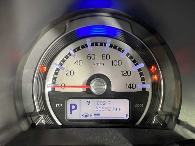 スズキ ハスラー Jスタイル Ⅲ 福岡県 2018(平30)年 6.1万km シフォンアイボリーメタリックブラック2トーンルーフ 純正ＳＤナビ　Bluetooth　フルセグTV/シートヒーター/衝突軽減ブレーキ/レーンキープアシスト/横滑り防止装置/バックカメラ/アイドリングストップ　/ルーフレーン　/ＡＢＳ　/純正マット/純正アルミホイル/キセノンヘッドライト/プッシュスタートボタン/スマートキー　/スペアキー