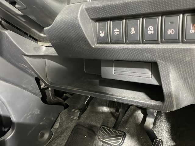 スズキ ハスラー Jスタイル Ⅲ 福岡県 2018(平30)年 6.1万km シフォンアイボリーメタリックブラック2トーンルーフ 純正ＳＤナビ　Bluetooth　フルセグTV/シートヒーター/衝突軽減ブレーキ/レーンキープアシスト/横滑り防止装置/バックカメラ/アイドリングストップ　/ルーフレーン　/ＡＢＳ　/純正マット/純正アルミホイル/キセノンヘッドライト/プッシュスタートボタン/スマートキー　/スペアキー