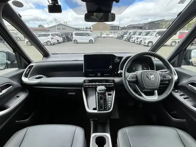 トヨタ ノア ハイブリッド S－Z 岩手県 2024(令6)年 0.7万km アティチュードブラックマイカ 純正ディスプレイ/バックカメラ/ETC/ドライブレコーダー/レーダークルーズコントロール/衝突被害軽減ブレーキ/レーンキープアシスト/横滑り防止装置/アイドリングストップ/後席モニター/シートヒーター/オートライト/オートハイビーム/LEDヘッドライト/フォグランプ/スマートキー/プッシュスタート/電動格納ミラー/純正17インチAW/純正フロアマット/純正ドアバイザー/保証書/取扱説明書