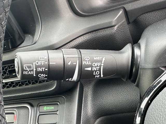 ホンダ ステップワゴン スパーダ eHEV プレミアムライン 大阪府 2023(令5)年 0.3万km プラチナホワイトパール 純正9型ナビ(LXM-247FNi)/Bluetooth/フルセグ/DVD/CD/USB/アラウンドビューモニター/ホンダセンシング/ブラインドスポットモニター/両側パワースライドドア/電動リアゲート/オットマンチェア/シートヒーターD+N/ハーフレザーシート/ドライブレコーダー/ETC/LEDヘッドライト/スマートキー×2