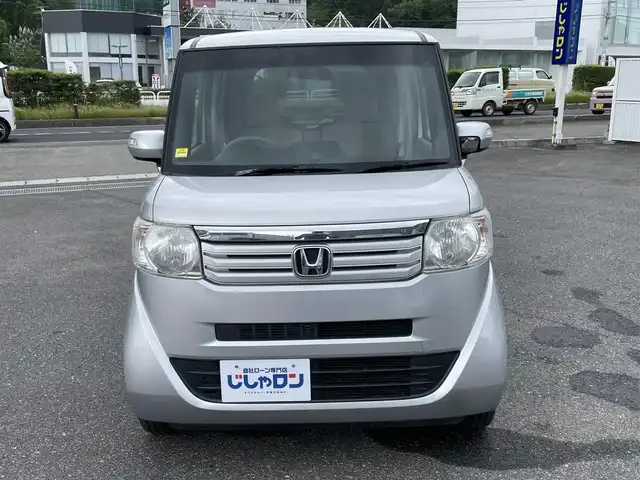 ホンダ Ｎ ＢＯＸ G SSパッケージ 山形県 2013(平25)年 8.9万km アラバスターシルバーメタリック (株)IDOMが運営する【じしゃロン山形店】の自社ローン専用車両になります。/こちらは現金またはオートローンご利用時の価格です。/自社ローンご希望の方は別途その旨お申付け下さい。/Stradaナビ/（TV/CD/FM/AM）/片側パワースライドドア/ETC/ステアリングスイッチ/プッシュスタート/ライトレベライザー/スマートキー/横滑り防止/純正フロアマット/ISOFIX