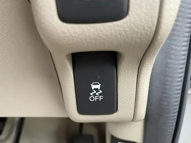 ホンダ Ｎ ＢＯＸ G SSパッケージ 山形県 2013(平25)年 8.9万km アラバスターシルバーメタリック (株)IDOMが運営する【じしゃロン山形店】の自社ローン専用車両になります。/こちらは現金またはオートローンご利用時の価格です。/自社ローンご希望の方は別途その旨お申付け下さい。/Stradaナビ/（TV/CD/FM/AM）/片側パワースライドドア/ETC/ステアリングスイッチ/プッシュスタート/ライトレベライザー/スマートキー/横滑り防止/純正フロアマット/ISOFIX