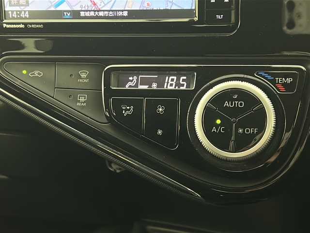 トヨタ アクア S スタイルブラック 宮城県 2018(平30)年 5.4万km ダークブルーマイカ Toyota Safety Sense 	/・プリクラッシュセーフティ	/・レーンディパーチャーアラート	/・オートマチックハイビーム	/・クリアランスソナー/社外7型ナビ/・BT.USB.CD.DVD/フルセグTV/ビルトインETC/プッシュスタート/スマートキー×2/ドライブレコーダー（F）/横滑り防止装置/アイドリングストップ/純正フロアマット/純正ホイールキャップ/ドアバイザー/電動格納ミラー