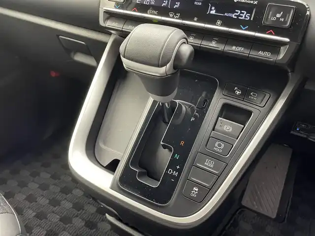 トヨタ ヴォクシー S－Z 滋賀県 2022(令4)年 2.1万km グリッターブラックガラスフレーク 純正ナビ【AM/FM/USB/HDMI/Miracast/フルセグ】/両側パワースライドドア/前席/2列目シートヒーター/全方位カメラ/純正14型フリップダウンモニター/パワーバックドア/前後ドライブレコーダー/デジタルインナーミラー/レーダークルーズコントロール/クリアランスソナー/オートマチックハイビーム/革巻きステアリング