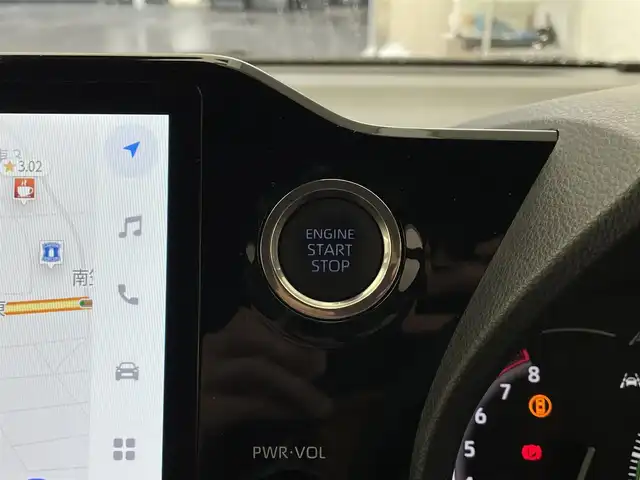 トヨタ ヴォクシー S－Z 滋賀県 2022(令4)年 2.1万km グリッターブラックガラスフレーク 純正ナビ【AM/FM/USB/HDMI/Miracast/フルセグ】/両側パワースライドドア/前席/2列目シートヒーター/全方位カメラ/純正14型フリップダウンモニター/パワーバックドア/前後ドライブレコーダー/デジタルインナーミラー/レーダークルーズコントロール/クリアランスソナー/オートマチックハイビーム/革巻きステアリング