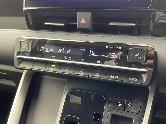トヨタ ヴォクシー S－Z 滋賀県 2022(令4)年 2.1万km グリッターブラックガラスフレーク 純正ナビ【AM/FM/USB/HDMI/Miracast/フルセグ】/両側パワースライドドア/前席/2列目シートヒーター/全方位カメラ/純正14型フリップダウンモニター/パワーバックドア/前後ドライブレコーダー/デジタルインナーミラー/レーダークルーズコントロール/クリアランスソナー/オートマチックハイビーム/革巻きステアリング