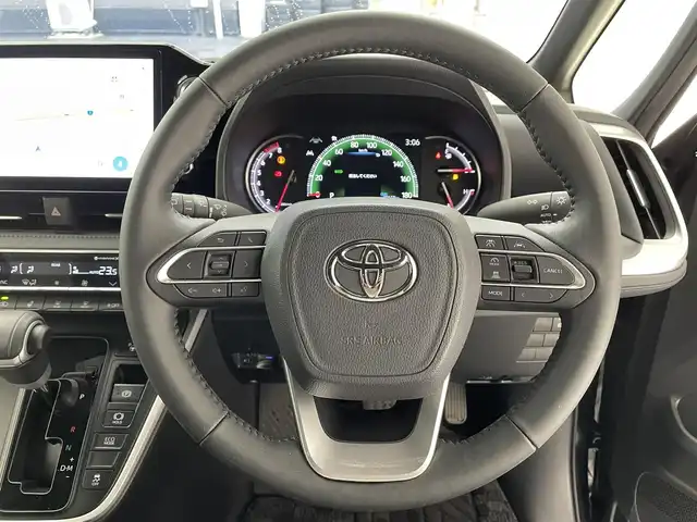 トヨタ ヴォクシー S－Z 滋賀県 2022(令4)年 2.1万km グリッターブラックガラスフレーク 純正ナビ【AM/FM/USB/HDMI/Miracast/フルセグ】/両側パワースライドドア/前席/2列目シートヒーター/全方位カメラ/純正14型フリップダウンモニター/パワーバックドア/前後ドライブレコーダー/デジタルインナーミラー/レーダークルーズコントロール/クリアランスソナー/オートマチックハイビーム/革巻きステアリング