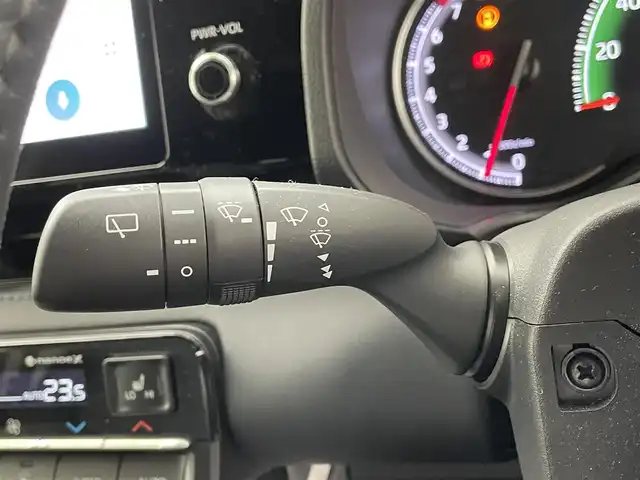 トヨタ ヴォクシー S－Z 滋賀県 2022(令4)年 2.1万km グリッターブラックガラスフレーク 純正ナビ【AM/FM/USB/HDMI/Miracast/フルセグ】/両側パワースライドドア/前席/2列目シートヒーター/全方位カメラ/純正14型フリップダウンモニター/パワーバックドア/前後ドライブレコーダー/デジタルインナーミラー/レーダークルーズコントロール/クリアランスソナー/オートマチックハイビーム/革巻きステアリング