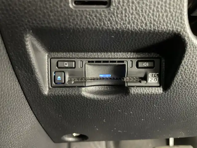 トヨタ ヴォクシー S－Z 滋賀県 2022(令4)年 2.1万km グリッターブラックガラスフレーク 純正ナビ【AM/FM/USB/HDMI/Miracast/フルセグ】/両側パワースライドドア/前席/2列目シートヒーター/全方位カメラ/純正14型フリップダウンモニター/パワーバックドア/前後ドライブレコーダー/デジタルインナーミラー/レーダークルーズコントロール/クリアランスソナー/オートマチックハイビーム/革巻きステアリング
