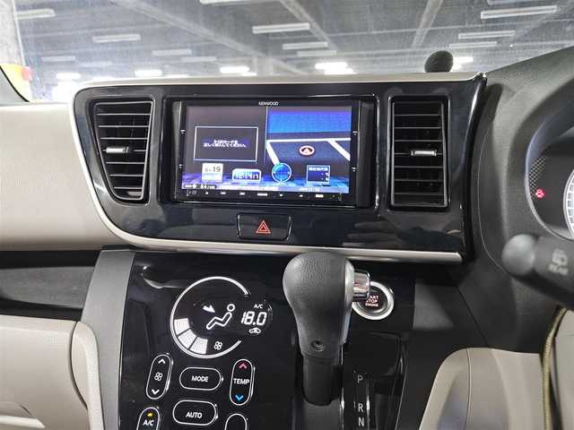 日産 デイズ ルークス X 愛媛県 2014(平26)年 6.2万km ホワイトパール ケンウッドナビ(Bluetooth/CD/DVD)/フルセグTV/助手席側パワースライドドア/アラウンドビューモニター/ドライブレコーダー/電動オート格納機能付ドアミラー/オートエアコン/スエード調クロスシート/シートバックテーブル/後席サンシェード/ヴェルザンディ14インチアルミホイール/インテリジェントキー/プッシュエンジンスターター/イモビライザー/禁煙車