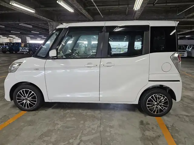 日産 デイズ ルークス X 愛媛県 2014(平26)年 6.2万km ホワイトパール ケンウッドナビ(Bluetooth/CD/DVD)/フルセグTV/助手席側パワースライドドア/アラウンドビューモニター/ドライブレコーダー/電動オート格納機能付ドアミラー/オートエアコン/スエード調クロスシート/シートバックテーブル/後席サンシェード/ヴェルザンディ14インチアルミホイール/インテリジェントキー/プッシュエンジンスターター/イモビライザー/禁煙車