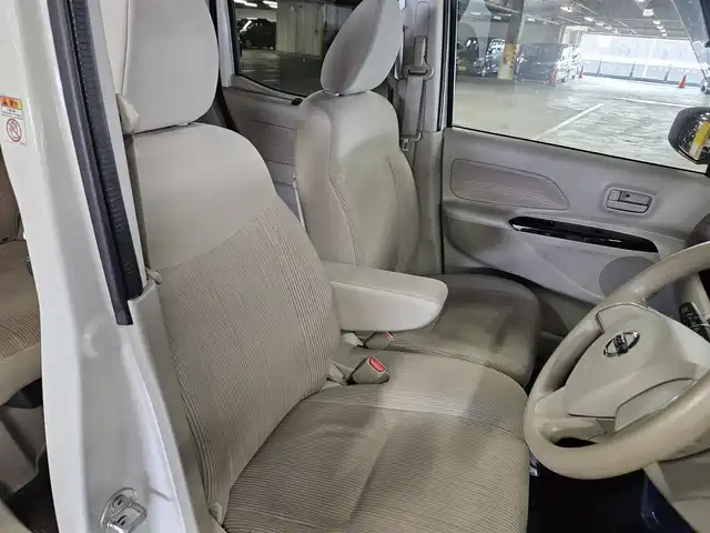 日産 デイズ ルークス X 愛媛県 2014(平26)年 6.2万km ホワイトパール ケンウッドナビ(Bluetooth/CD/DVD)/フルセグTV/助手席側パワースライドドア/アラウンドビューモニター/ドライブレコーダー/電動オート格納機能付ドアミラー/オートエアコン/スエード調クロスシート/シートバックテーブル/後席サンシェード/ヴェルザンディ14インチアルミホイール/インテリジェントキー/プッシュエンジンスターター/イモビライザー/禁煙車