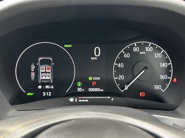 ホンダ ヴェゼル ハイブリッド e:HEV Z 静岡県 2025(令7)年 0.1万km未満 クリスタルブラックパール 純正ディスプレイオーディオ/・Bluetooth/・フルセグTV/・Apple CarPlay/・Android Auto/・USB/・AM/・FM/主要装備/・フロントグリル　ベルリナブラック/・衝突軽減/・レーンキープ/・追従クルコン/・BSM/・コーナーセンサー前後/・バックカメラ/・置くだけ充電/・パワーバックドア/・ハンドルヒーター/・シートヒーター/・ETC２．０/・LEDオートライト/・純正アルミホイール/・スマートキー/・プッシュスタート