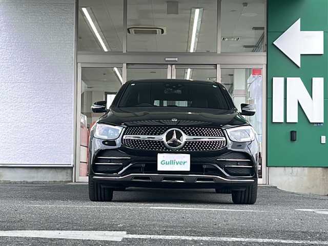 メルセデス・ベンツ ＧＬＣ２２０ d 4マチック クーペ AMGライン 愛知県 2019(令1)年 5.5万km オブシディアンブラック 禁煙車/メーカーナビ/フルセグ/FM/AM BT/AppleCarPlay/AndroidAuto LEDオートライト/アダプティブハイビーム/サンルーフ/全席シートヒーター/前席パワーシート　シートメモリー/黒ハーフレザーシート/パワーバックドア/純正19AW/360°カメラシステム/パークトロニック/アンビエントライト/アクティブディスタンスアシスト・ディストロニック/アクティブレーンキーピングアシスト/アクティブステアリングアシスト/アテンションアシスト/ブラインドスポットアシスト/レーンチェンジアシスト/アクティブパーキングアシスト/アクティブブレーキアシスト/ビルトインETC/保証書/取扱説明書/記録簿R6