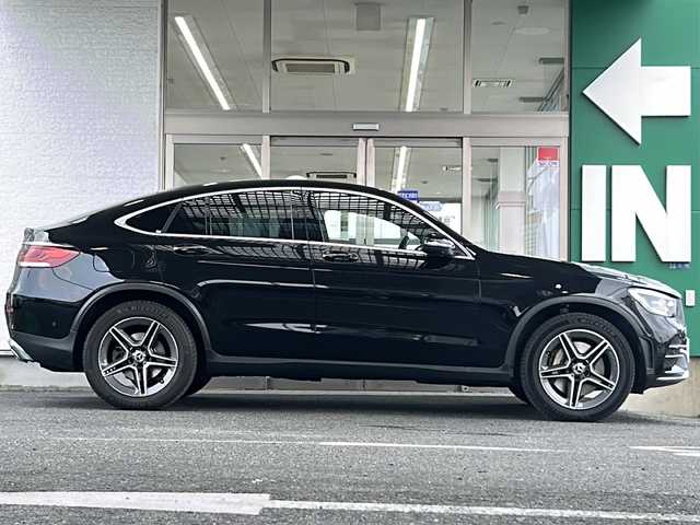 メルセデス・ベンツ ＧＬＣ２２０ d 4マチック クーペ AMGライン 愛知県 2019(令1)年 5.5万km オブシディアンブラック 禁煙車/メーカーナビ/フルセグ/FM/AM BT/AppleCarPlay/AndroidAuto LEDオートライト/アダプティブハイビーム/サンルーフ/全席シートヒーター/前席パワーシート　シートメモリー/黒ハーフレザーシート/パワーバックドア/純正19AW/360°カメラシステム/パークトロニック/アンビエントライト/アクティブディスタンスアシスト・ディストロニック/アクティブレーンキーピングアシスト/アクティブステアリングアシスト/アテンションアシスト/ブラインドスポットアシスト/レーンチェンジアシスト/アクティブパーキングアシスト/アクティブブレーキアシスト/ビルトインETC/保証書/取扱説明書/記録簿R6