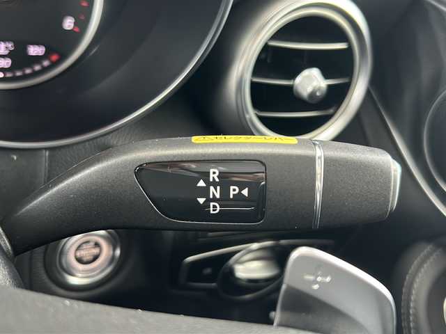 メルセデス・ベンツ ＧＬＣ２２０ d 4マチック クーペ AMGライン 愛知県 2019(令1)年 5.5万km オブシディアンブラック 禁煙車/メーカーナビ/フルセグ/FM/AM BT/AppleCarPlay/AndroidAuto LEDオートライト/アダプティブハイビーム/サンルーフ/全席シートヒーター/前席パワーシート　シートメモリー/黒ハーフレザーシート/パワーバックドア/純正19AW/360°カメラシステム/パークトロニック/アンビエントライト/アクティブディスタンスアシスト・ディストロニック/アクティブレーンキーピングアシスト/アクティブステアリングアシスト/アテンションアシスト/ブラインドスポットアシスト/レーンチェンジアシスト/アクティブパーキングアシスト/アクティブブレーキアシスト/ビルトインETC/保証書/取扱説明書/記録簿R6
