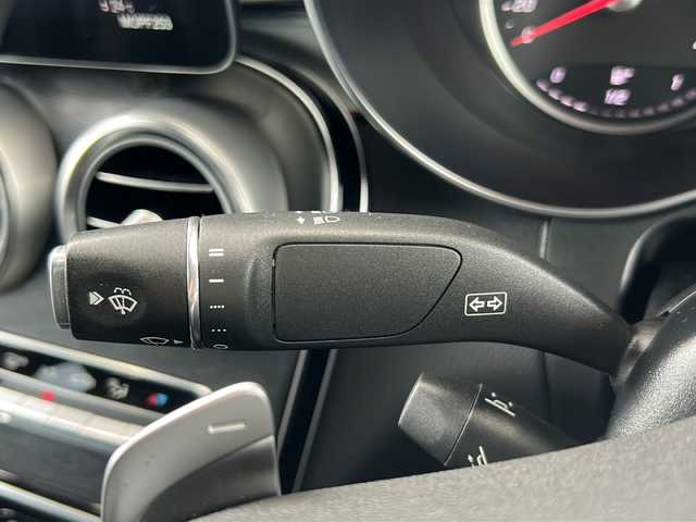 メルセデス・ベンツ ＧＬＣ２２０ d 4マチック クーペ AMGライン 愛知県 2019(令1)年 5.5万km オブシディアンブラック 禁煙車/メーカーナビ/フルセグ/FM/AM BT/AppleCarPlay/AndroidAuto LEDオートライト/アダプティブハイビーム/サンルーフ/全席シートヒーター/前席パワーシート　シートメモリー/黒ハーフレザーシート/パワーバックドア/純正19AW/360°カメラシステム/パークトロニック/アンビエントライト/アクティブディスタンスアシスト・ディストロニック/アクティブレーンキーピングアシスト/アクティブステアリングアシスト/アテンションアシスト/ブラインドスポットアシスト/レーンチェンジアシスト/アクティブパーキングアシスト/アクティブブレーキアシスト/ビルトインETC/保証書/取扱説明書/記録簿R6