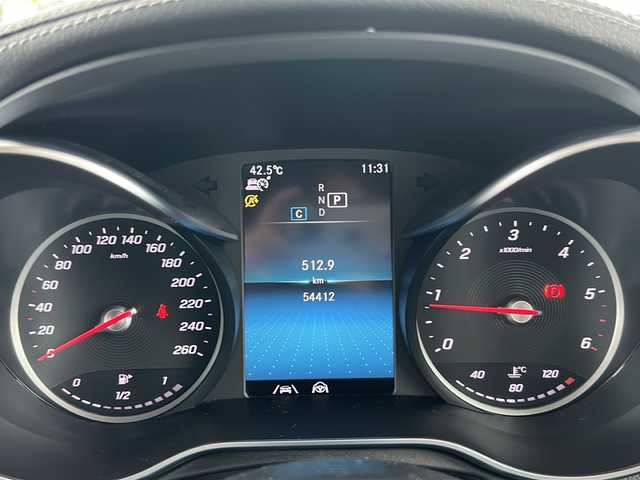 メルセデス・ベンツ ＧＬＣ２２０ d 4マチック クーペ AMGライン 愛知県 2019(令1)年 5.5万km オブシディアンブラック 禁煙車/メーカーナビ/フルセグ/FM/AM BT/AppleCarPlay/AndroidAuto LEDオートライト/アダプティブハイビーム/サンルーフ/全席シートヒーター/前席パワーシート　シートメモリー/黒ハーフレザーシート/パワーバックドア/純正19AW/360°カメラシステム/パークトロニック/アンビエントライト/アクティブディスタンスアシスト・ディストロニック/アクティブレーンキーピングアシスト/アクティブステアリングアシスト/アテンションアシスト/ブラインドスポットアシスト/レーンチェンジアシスト/アクティブパーキングアシスト/アクティブブレーキアシスト/ビルトインETC/保証書/取扱説明書/記録簿R6
