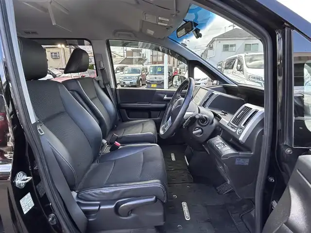 ホンダ ステップワゴン スパーダ Z クールスピリット 愛知県 2014(平26)年 6.9万km プレミアムスパークルブラックパール 純正ナビ/（BT/AM/FM/CD/DVD)/フルセグTV/バックカメラ/ETC/後席フリップダウンモニター/ハーフレザーシート/両側パワースライドドア/純正17インチAW/LEDヘッドライト/フォグランプ/クルーズコントロール/アイドリングストップ/パドルシフト/フロアマット