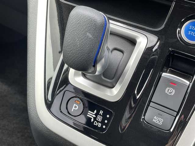 日産 セレナ e－パワー ハイウェイスター V 福岡県 2018(平30)年 3.6万km ブリリアントホワイトパール プロパイロット純正9型ナビゲーション（CD/DVD/フルセグ/BT)純正フリップダウンモニターアラウンドビューモニターエマージェンシーブレーキレーンキープアシスト両側パワースライドドア前席シートヒーターハンドルヒーターLEDヘッドライト/オートライトドライブレコーダーETC