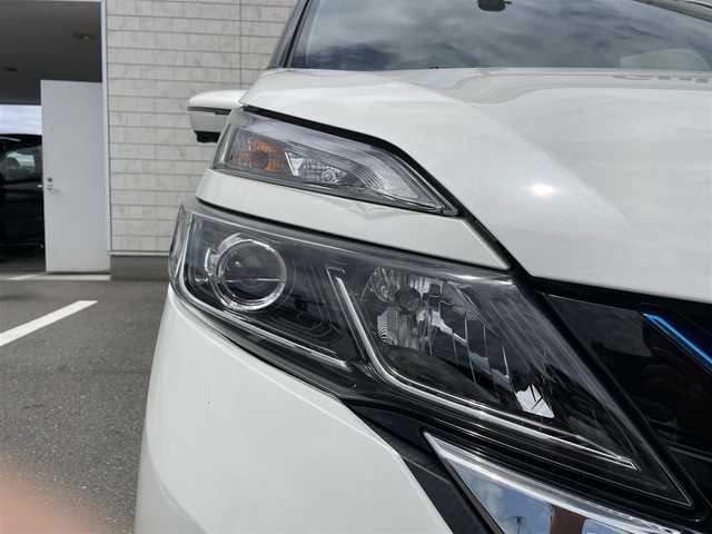 日産 セレナ e－パワー ハイウェイスター V 福岡県 2018(平30)年 3.6万km ブリリアントホワイトパール プロパイロット純正9型ナビゲーション（CD/DVD/フルセグ/BT)純正フリップダウンモニターアラウンドビューモニターエマージェンシーブレーキレーンキープアシスト両側パワースライドドア前席シートヒーターハンドルヒーターLEDヘッドライト/オートライトドライブレコーダーETC