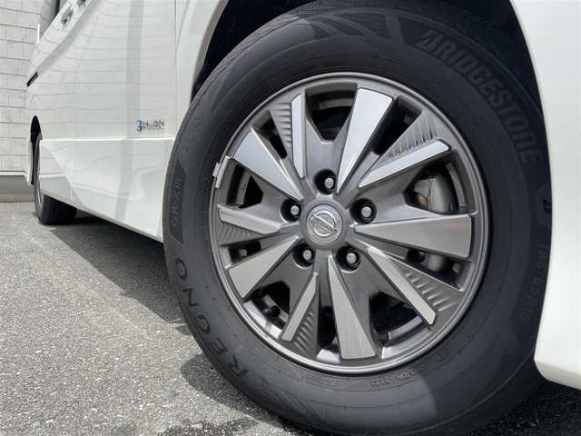 日産 セレナ e－パワー ハイウェイスター V 福岡県 2018(平30)年 3.6万km ブリリアントホワイトパール プロパイロット純正9型ナビゲーション（CD/DVD/フルセグ/BT)純正フリップダウンモニターアラウンドビューモニターエマージェンシーブレーキレーンキープアシスト両側パワースライドドア前席シートヒーターハンドルヒーターLEDヘッドライト/オートライトドライブレコーダーETC