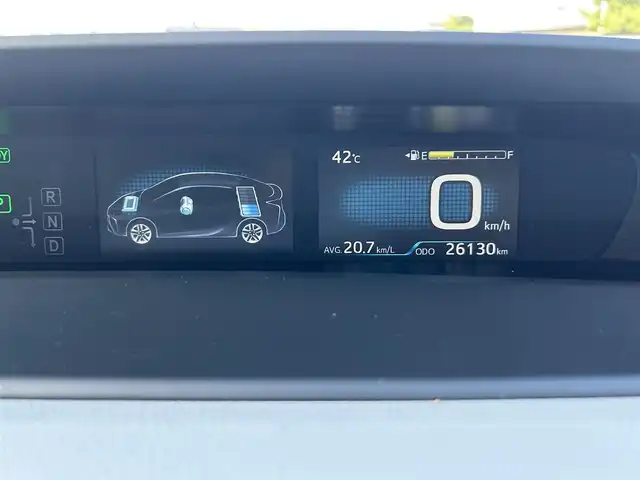 トヨタ プリウス Sツーリングセレクション 静岡県 2019(令1)年 2.7万km アティチュードブラックマイカ 純正SDナビ/・フルセグTV/・Bluetooth接続/・DVD再生/トヨタセーフティーセンス/・プリクラッシュセーフティ (PCS)/・レーダークルーズコントロール (全車速追従機能付き)/・レーンディパーチャーアラート (LDA)/・オートマチックハイビーム (AHB)/・プロアクティブドライビングアシスト (PDA)/モデリスタエアロ（F/S/R）/モデリスタ17インチアルミホイール/プッシュスタート/スマートキー/バックカメラ/ホワイトレザーシート/前席シートヒーター/ETC/LEDオートライト/取扱説明書/保証書