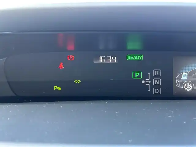 トヨタ プリウス Sツーリングセレクション 静岡県 2019(令1)年 2.7万km アティチュードブラックマイカ 純正SDナビ/・フルセグTV/・Bluetooth接続/・DVD再生/トヨタセーフティーセンス/・プリクラッシュセーフティ (PCS)/・レーダークルーズコントロール (全車速追従機能付き)/・レーンディパーチャーアラート (LDA)/・オートマチックハイビーム (AHB)/・プロアクティブドライビングアシスト (PDA)/モデリスタエアロ（F/S/R）/モデリスタ17インチアルミホイール/プッシュスタート/スマートキー/バックカメラ/ホワイトレザーシート/前席シートヒーター/ETC/LEDオートライト/取扱説明書/保証書